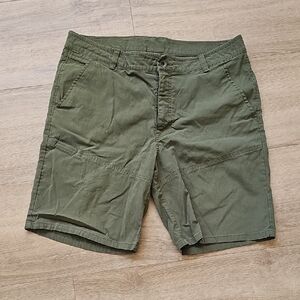 Mountain Hardwear Olive Green Men's Shorts Size 36